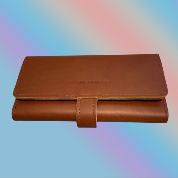 🦄 Portland Leather Trifold Wallet in Honey! - Picture 3 of 5